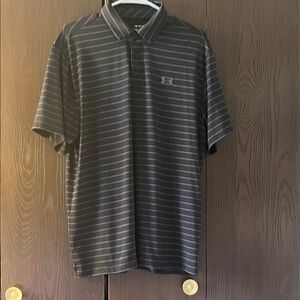 Under Armour men’s short sleeved playoff polo shirt. Size Large
